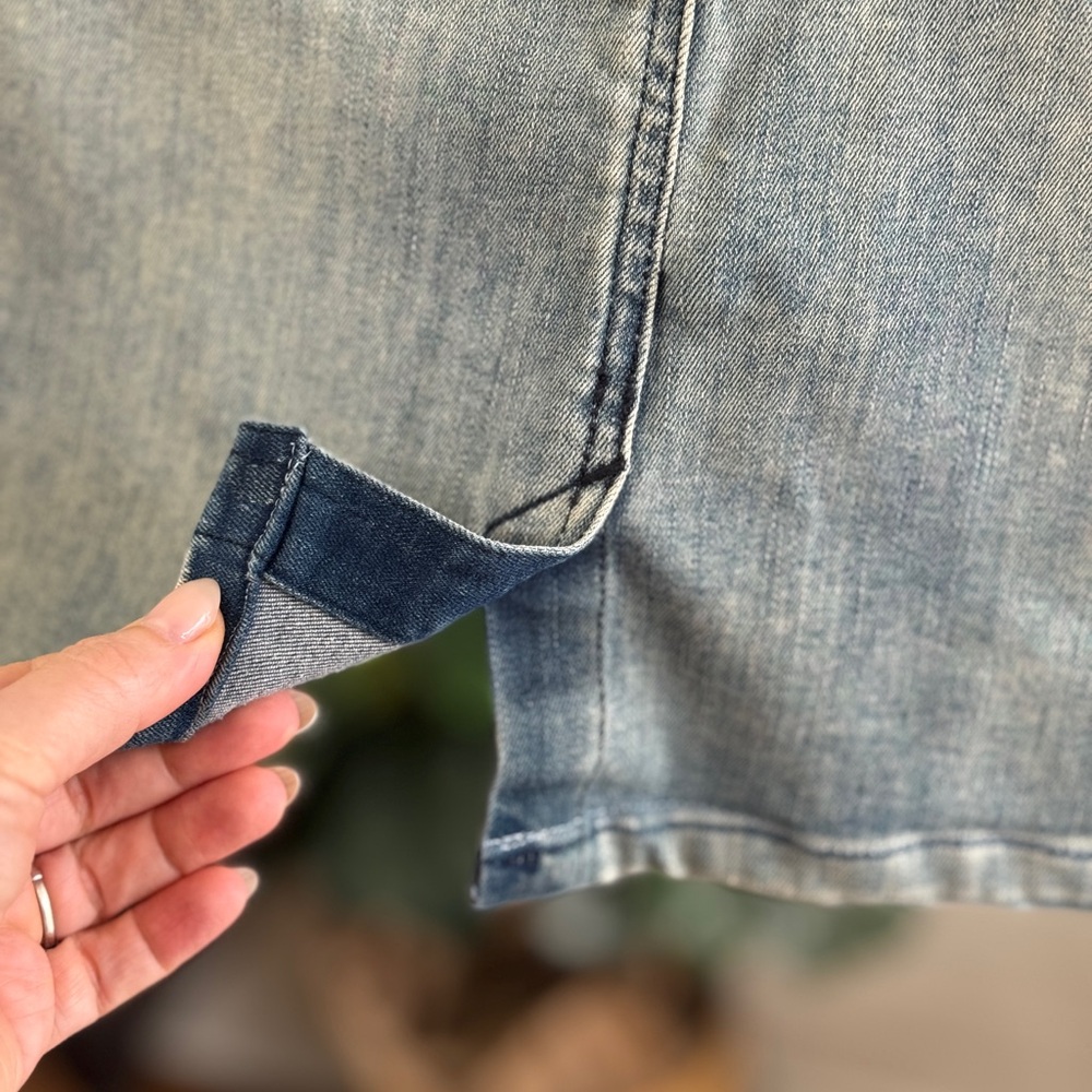 Rock & Republic Khloe Denim Mini Skirt in Faded Blue - Picture 10 of 12